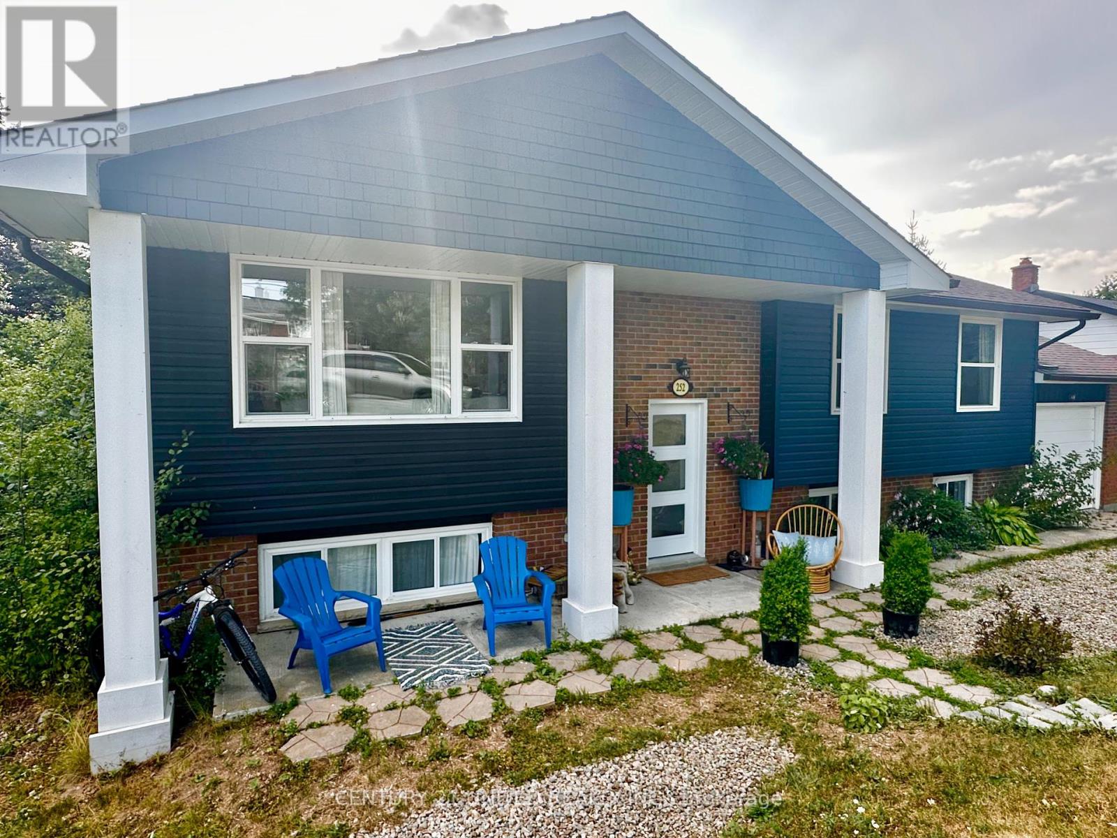 252 Queen Street, Selwyn, Ontario  K0L 2H0 - Photo 3 - X12295640