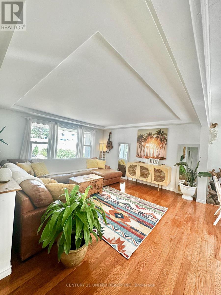 252 Queen Street, Selwyn, Ontario  K0L 2H0 - Photo 6 - X12295640