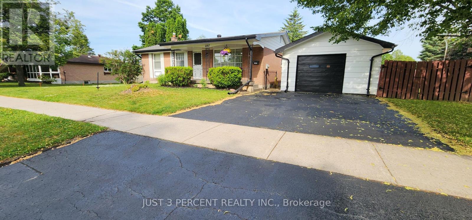 1087 St Paul's Street, Peterborough North (South), Ontario  K9H 6J7 - Photo 2 - X12295718
