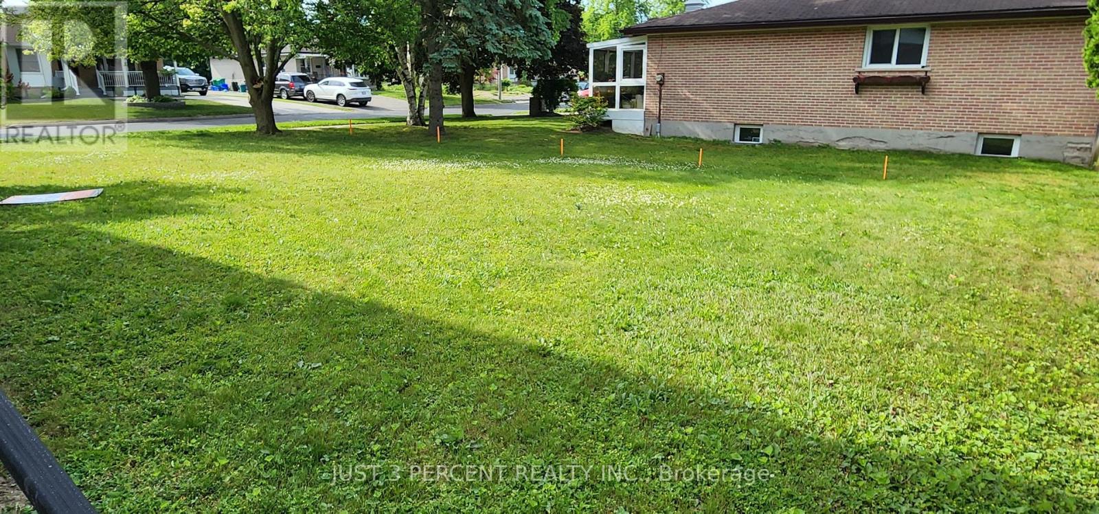 1087 St Paul's Street, Peterborough North (South), Ontario  K9H 6J7 - Photo 6 - X12295718