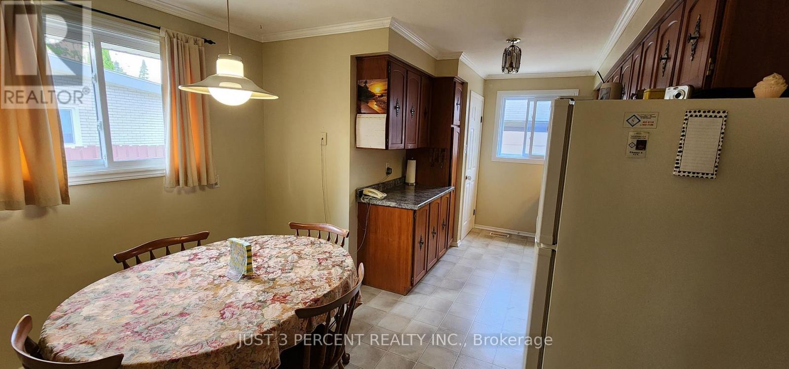 1087 St Paul's Street, Peterborough North (South), Ontario  K9H 6J7 - Photo 9 - X12295718