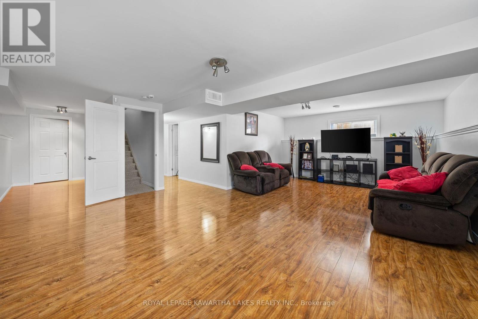 20 Lisbeth Crescent, Kawartha Lakes (Lindsay), Ontario  K9V 0C9 - Photo 22 - X12297290