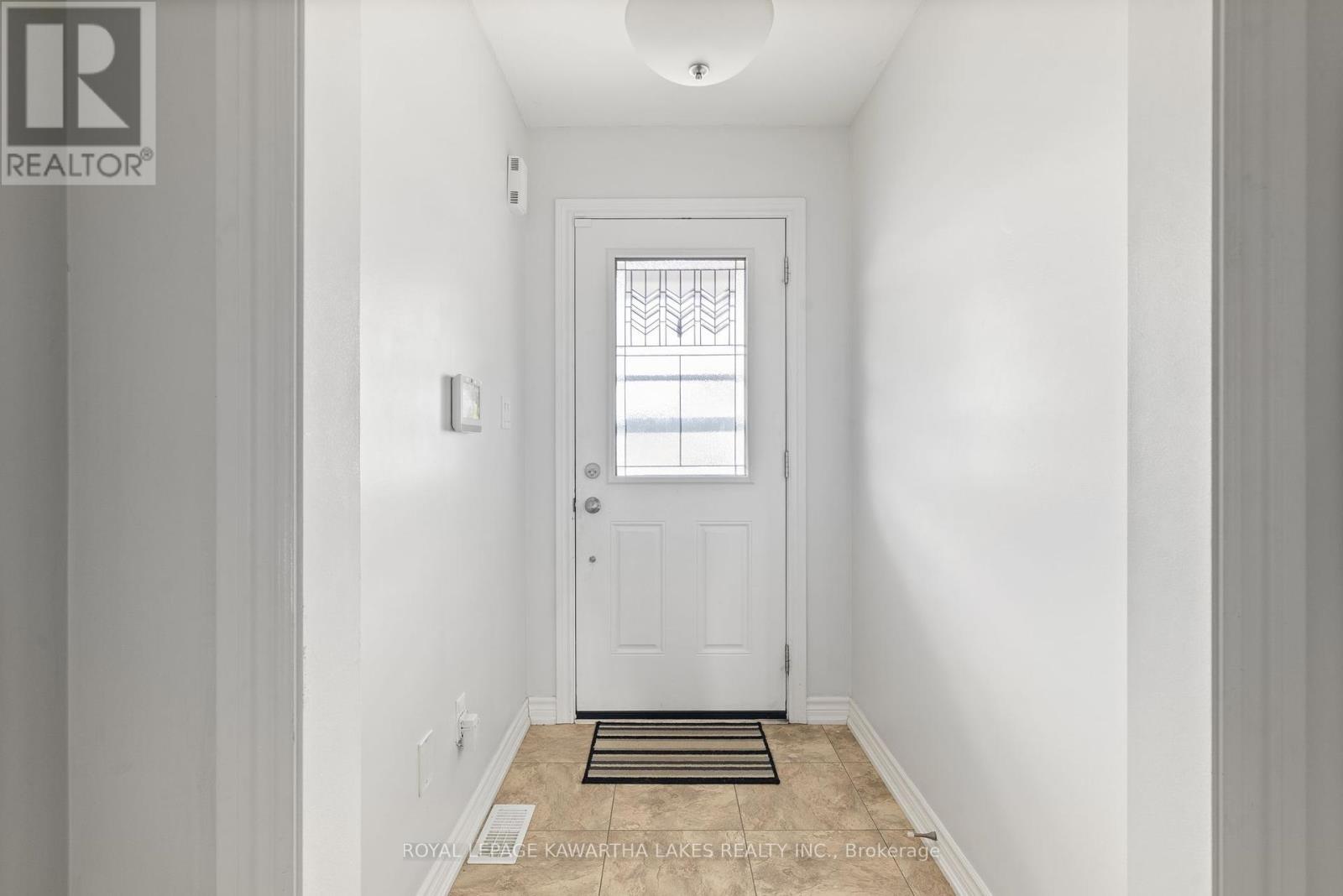 20 Lisbeth Crescent, Kawartha Lakes (Lindsay), Ontario  K9V 0C9 - Photo 6 - X12297290
