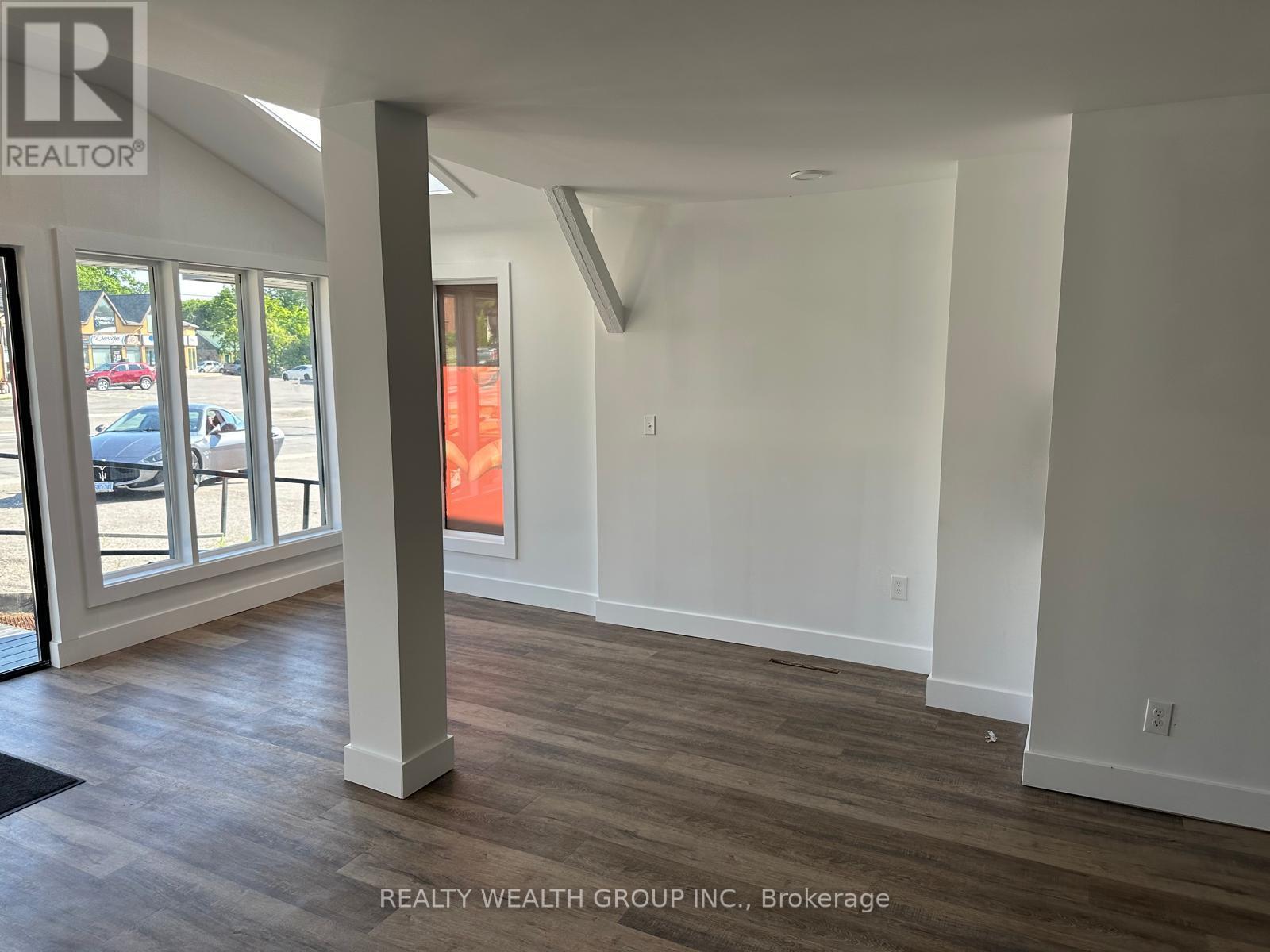 233 Kent Street W, Kawartha Lakes (Lindsay), Ontario  K9V 2Z1 - Photo 3 - X12297608