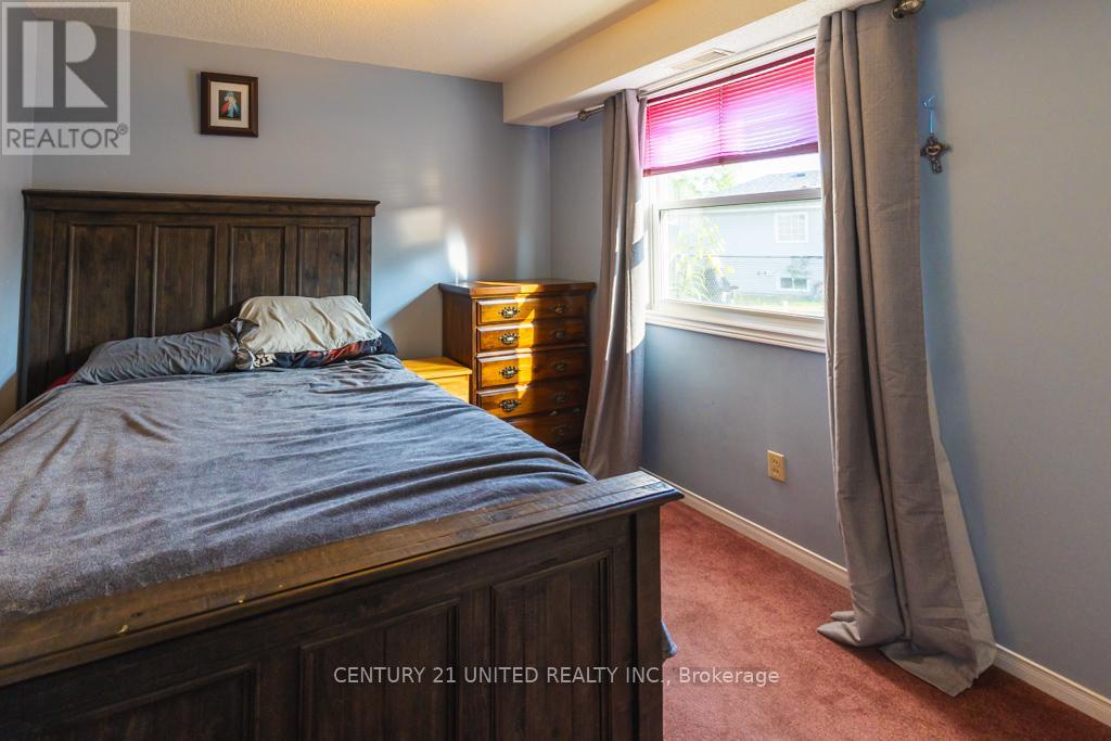 1141 Huntington Circle, Peterborough West (South), Ontario  K9K 2B1 - Photo 12 - X12297814