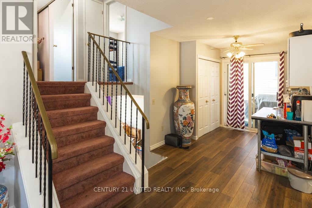 1141 Huntington Circle, Peterborough West (South), Ontario  K9K 2B1 - Photo 5 - X12297814