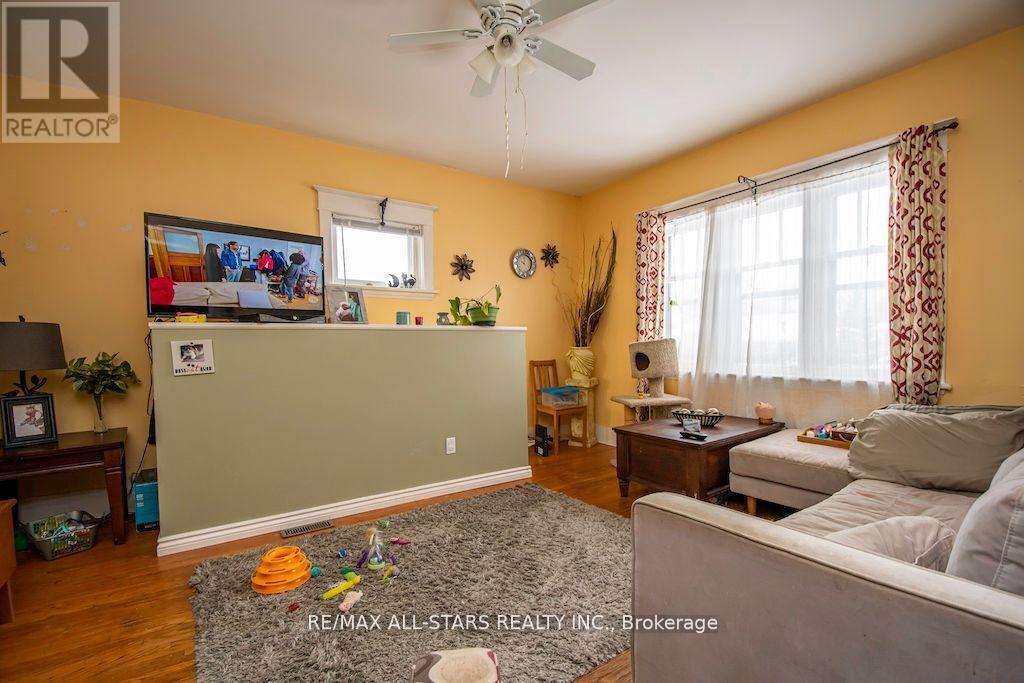 833 Crawford Drive, Peterborough South (West), Ontario  K9J 3W9 - Photo 4 - X12298579