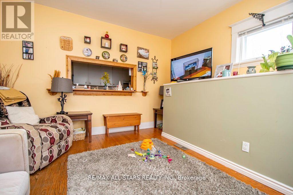 833 Crawford Drive, Peterborough South (West), Ontario  K9J 3W9 - Photo 6 - X12298579