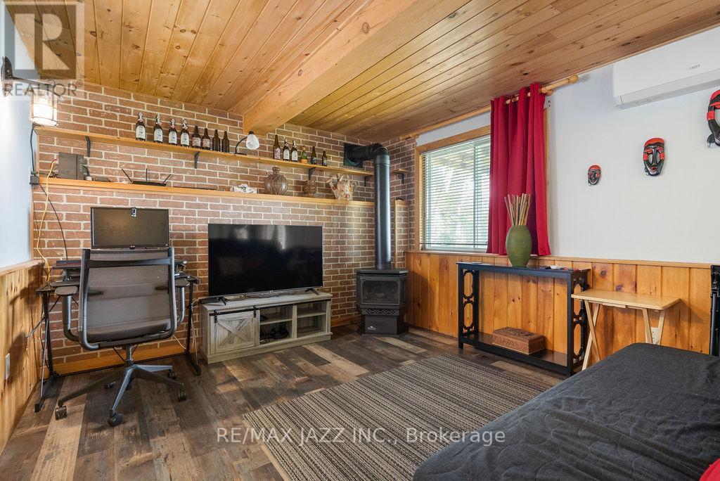 44 Butternut Drive, Kawartha Lakes (Fenelon), Ontario  K9V 4R1 - Photo 20 - X12298592