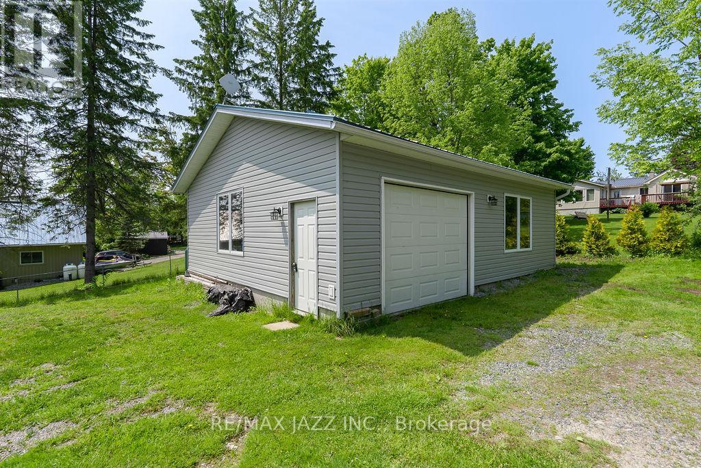 44 Butternut Drive, Kawartha Lakes (Fenelon), Ontario  K9V 4R1 - Photo 29 - X12298592