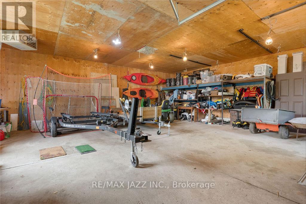 44 Butternut Drive, Kawartha Lakes (Fenelon), Ontario  K9V 4R1 - Photo 34 - X12298592