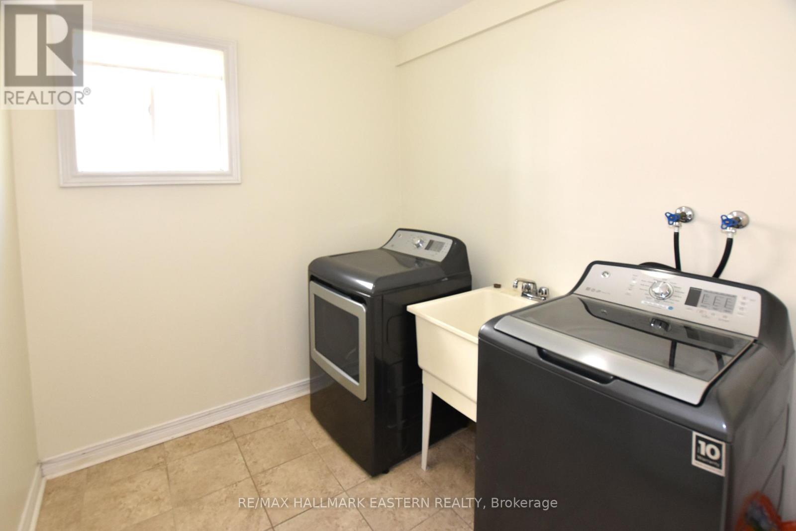 1362 Bobolink Court, Peterborough West (North), Ontario  K9K 2H9 - Photo 16 - X12299700