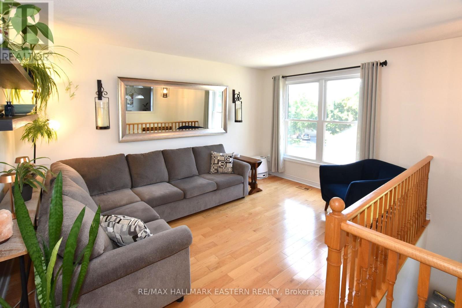 1362 Bobolink Court, Peterborough West (North), Ontario  K9K 2H9 - Photo 4 - X12299700