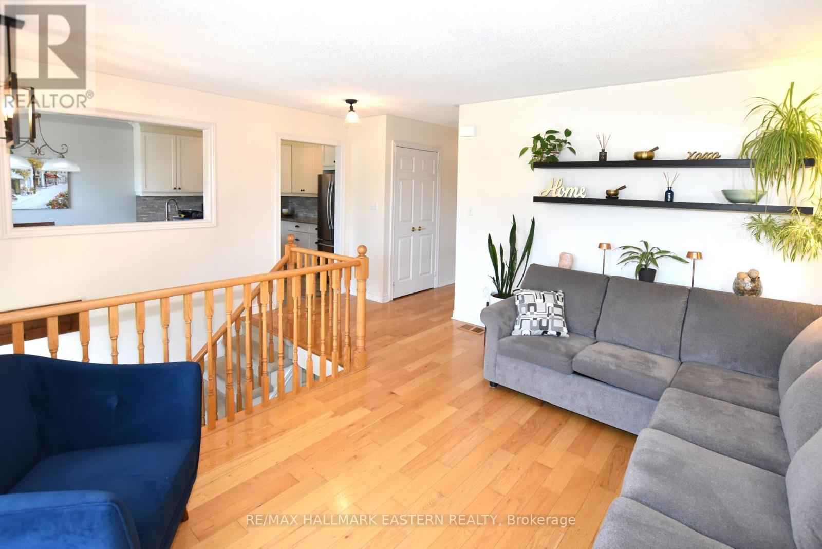 1362 Bobolink Court, Peterborough West (North), Ontario  K9K 2H9 - Photo 5 - X12299700