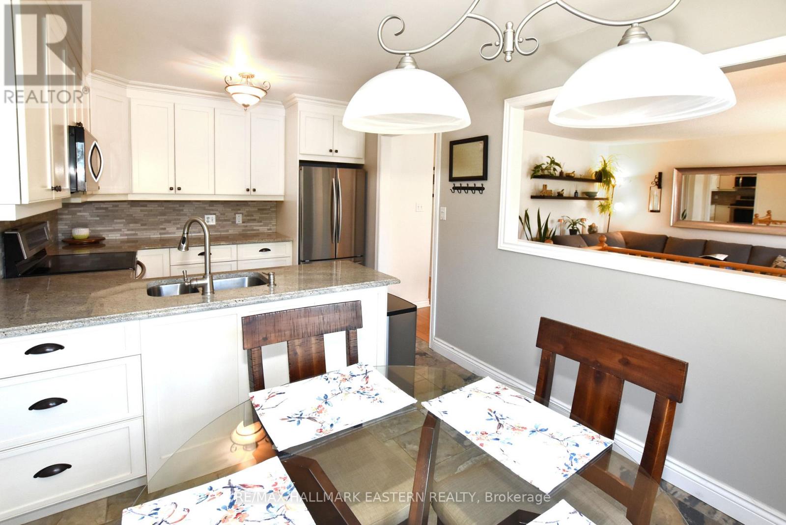1362 Bobolink Court, Peterborough West (North), Ontario  K9K 2H9 - Photo 7 - X12299700