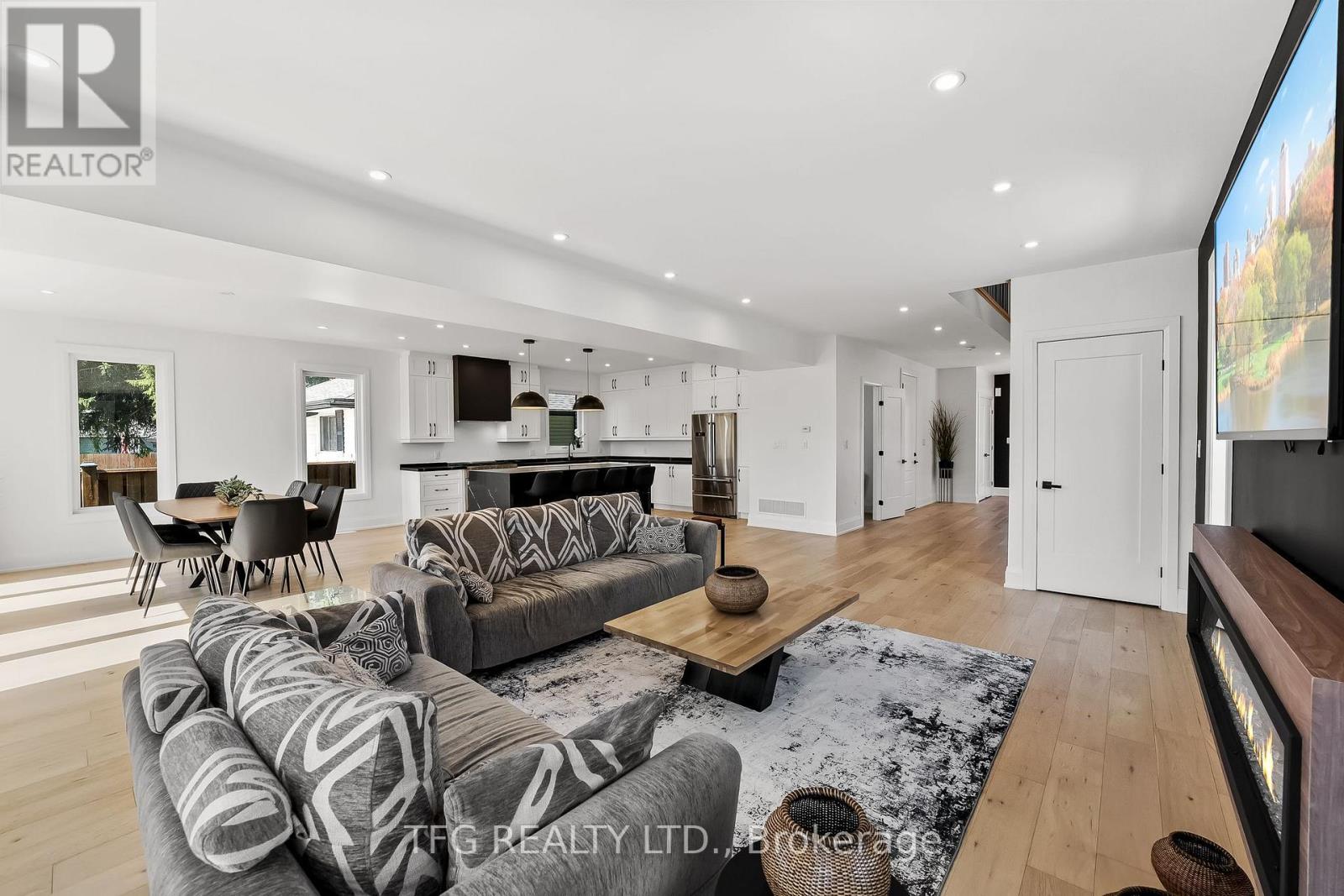 678 Otonabee Drive, Peterborough South (East), Ontario  K9J 7P9 - Photo 10 - X12299898