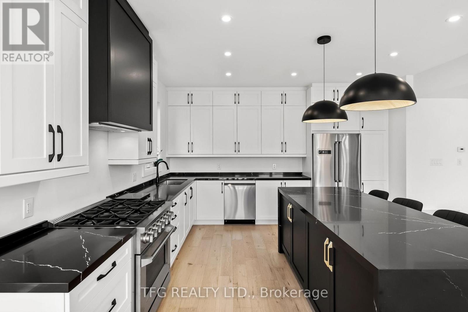 678 Otonabee Drive, Peterborough South (East), Ontario  K9J 7P9 - Photo 12 - X12299898
