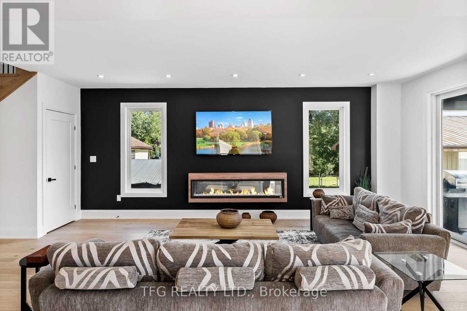 678 Otonabee Drive, Peterborough South (East), Ontario  K9J 7P9 - Photo 8 - X12299898