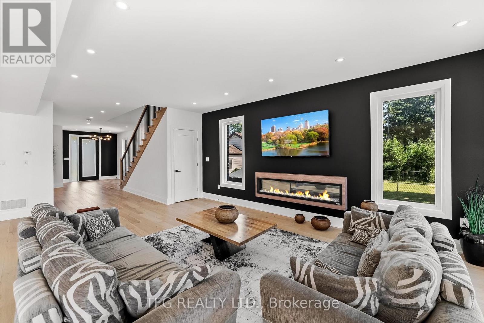 678 Otonabee Drive, Peterborough South (East), Ontario  K9J 7P9 - Photo 9 - X12299898