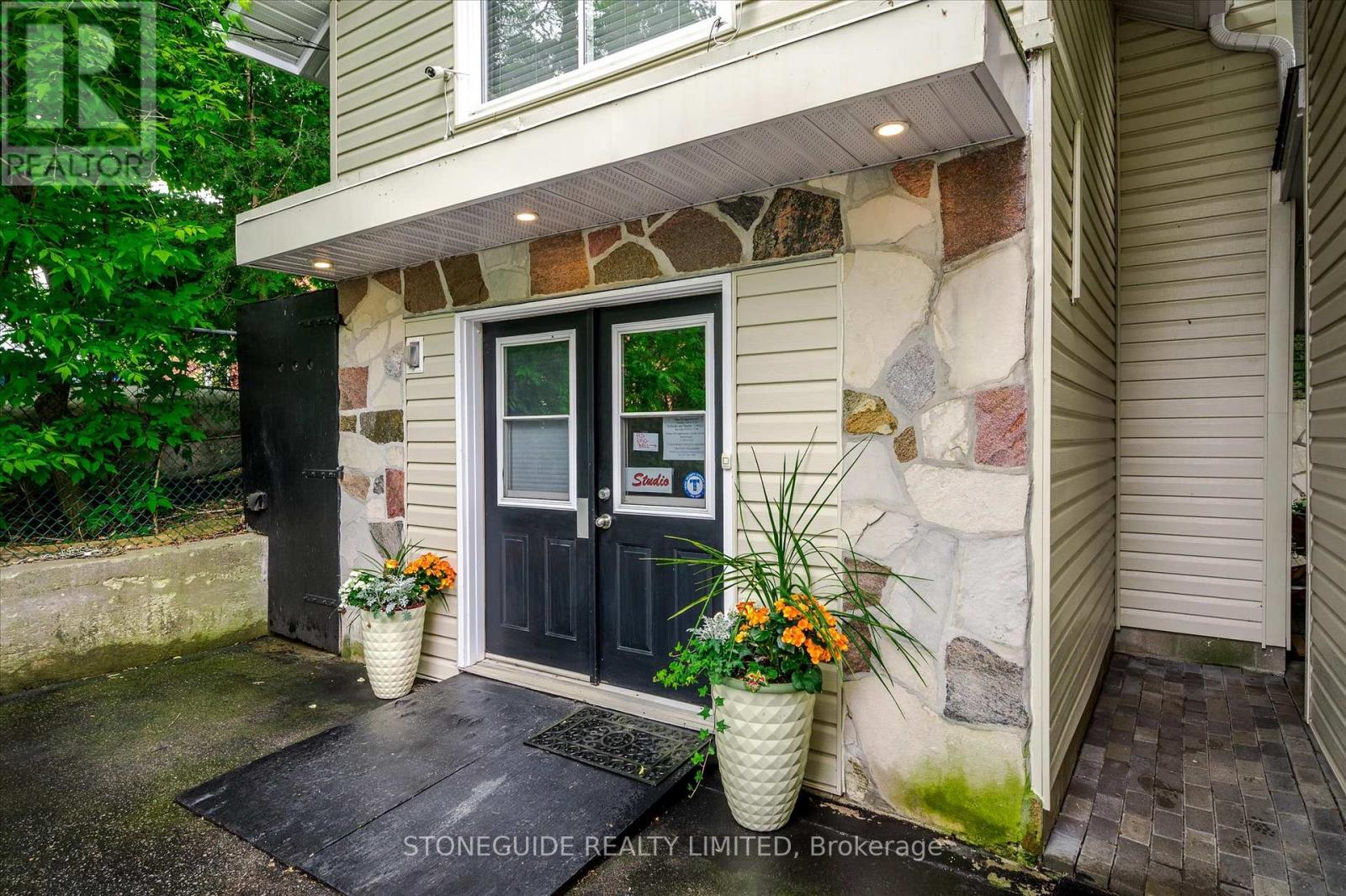 165 Edinburgh Street, Peterborough Central (North), Ontario  K9H 3E3 - Photo 21 - X12300243