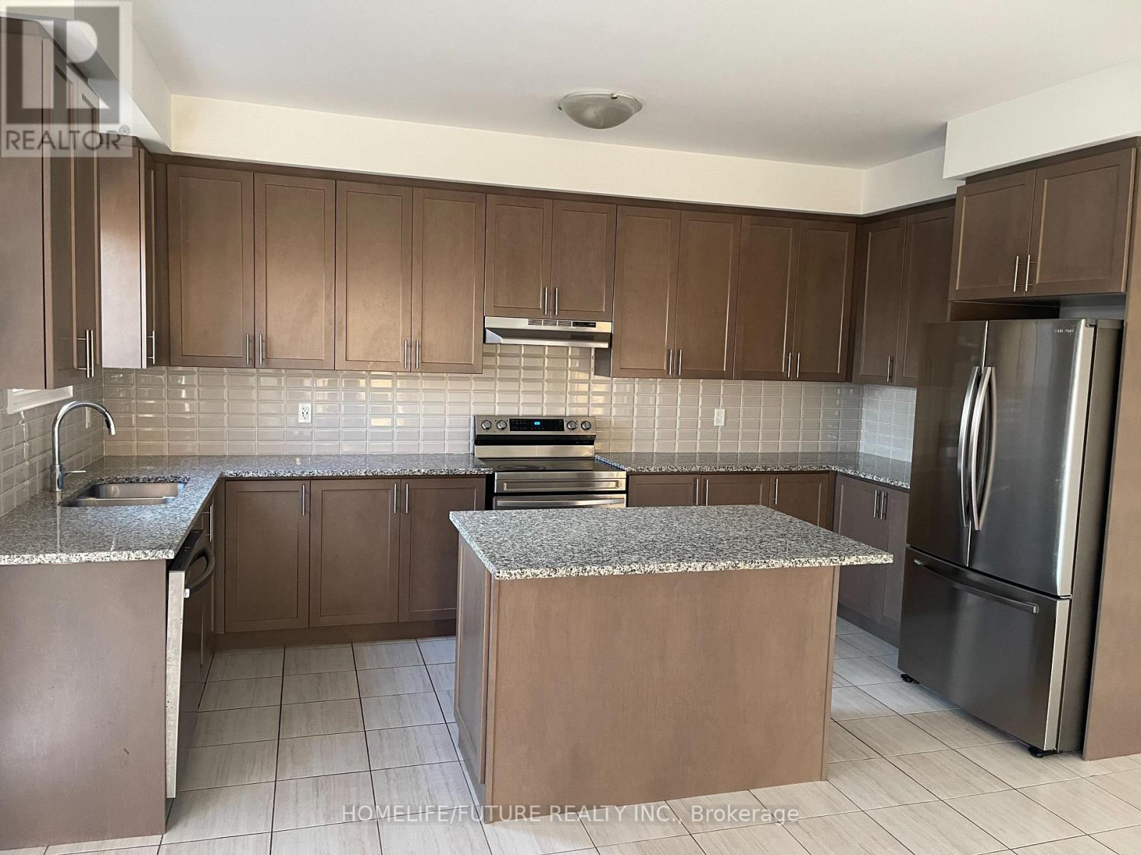 106 Wamsley Crescent, Clarington (Bowmanville), Ontario  L1B 0L1 - Photo 3 - E12300159