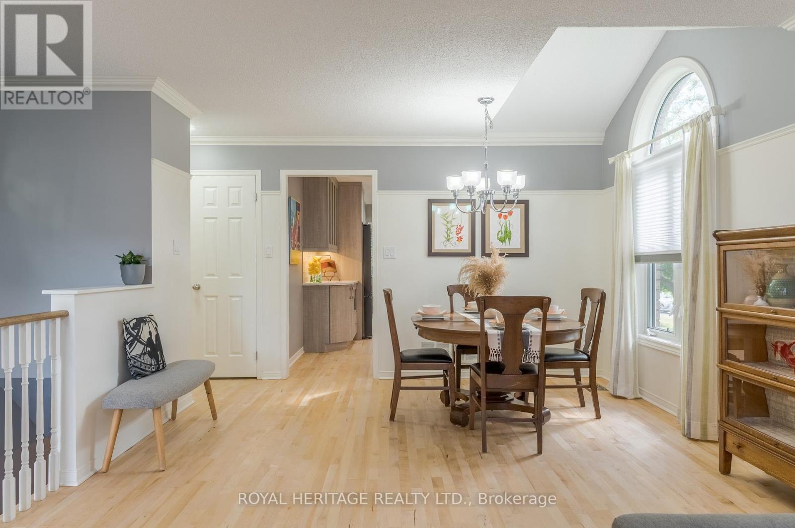 1943 Cherryhill Road, Peterborough West (Central), Ontario  K9K 2K5 - Photo 11 - X12301579
