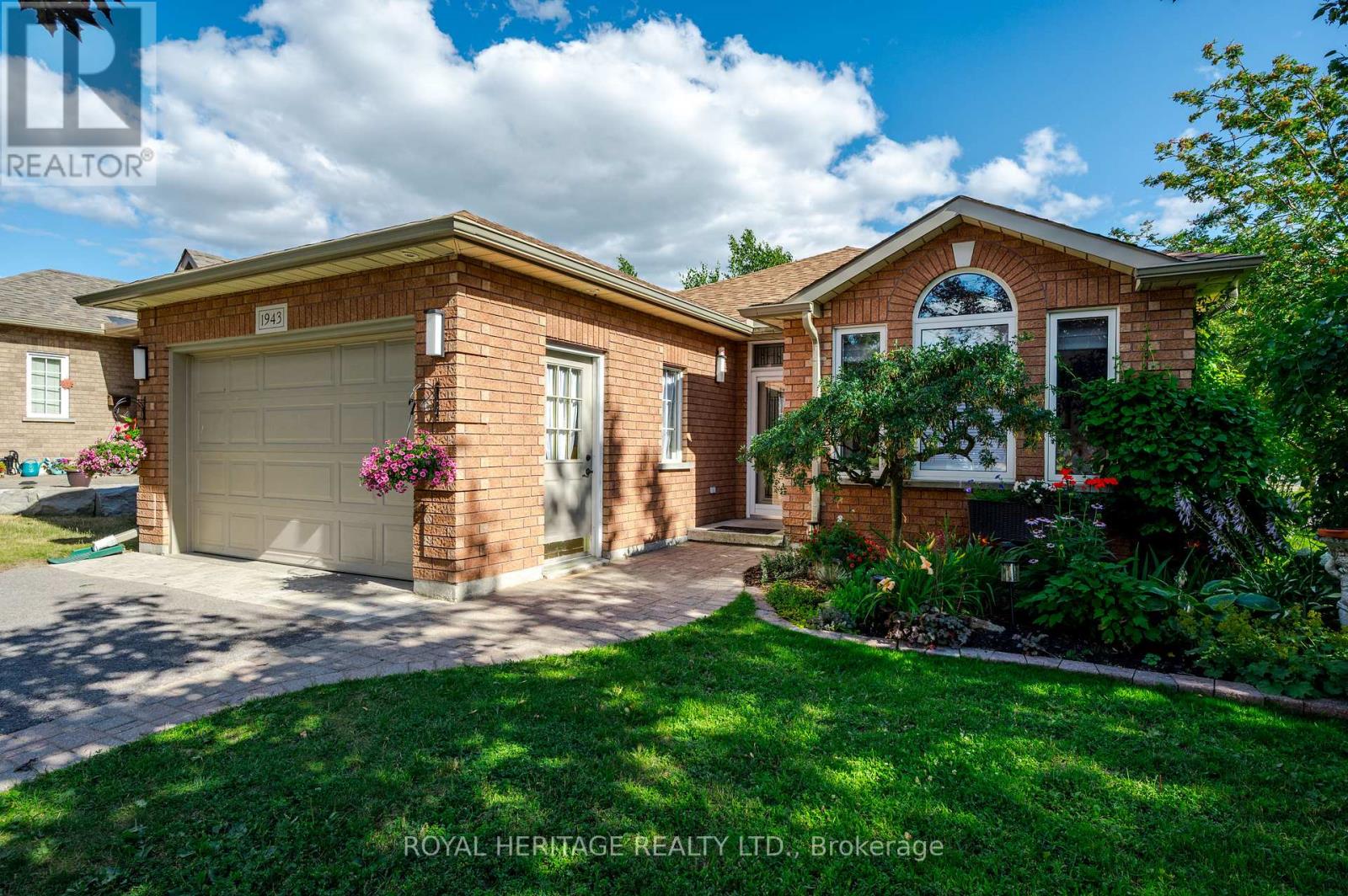 1943 Cherryhill Road, Peterborough West (Central), Ontario  K9K 2K5 - Photo 3 - X12301579