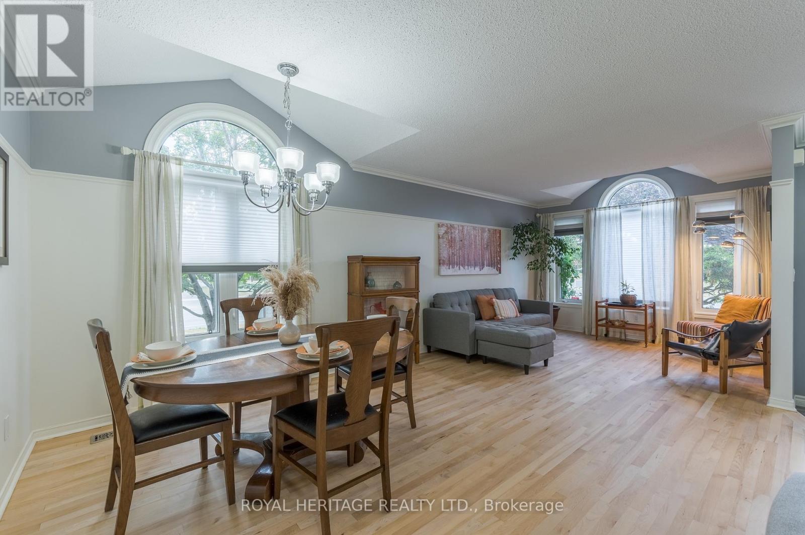 1943 Cherryhill Road, Peterborough West (Central), Ontario  K9K 2K5 - Photo 5 - X12301579