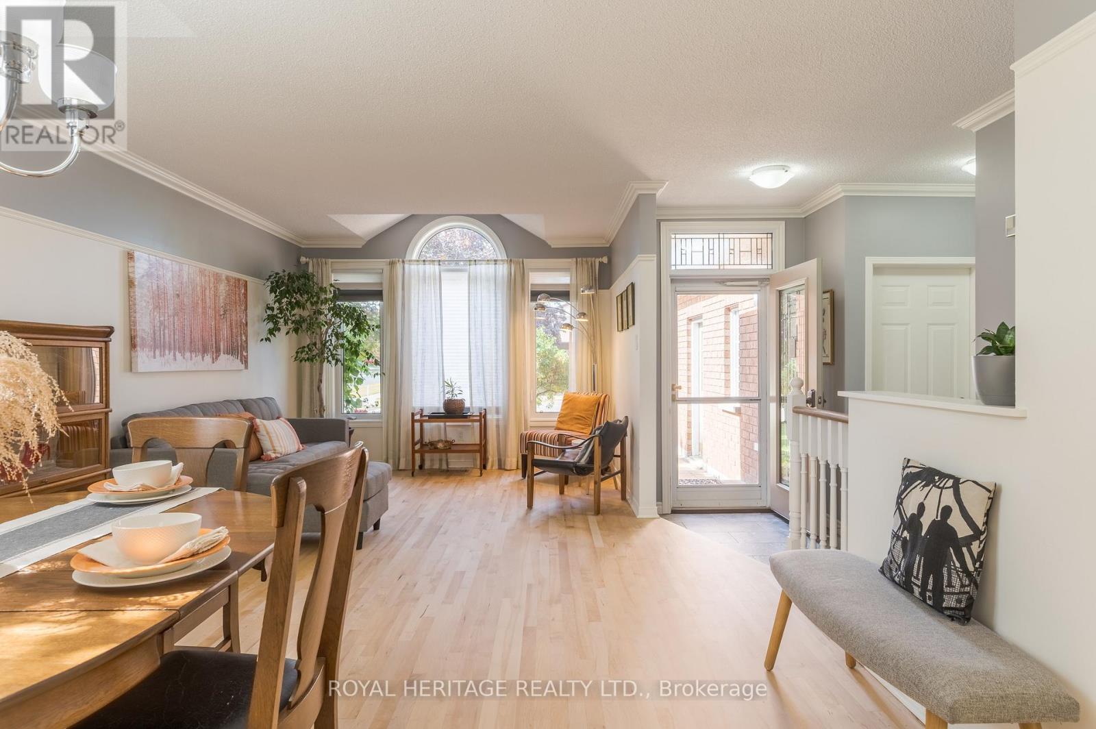 1943 Cherryhill Road, Peterborough West (Central), Ontario  K9K 2K5 - Photo 6 - X12301579
