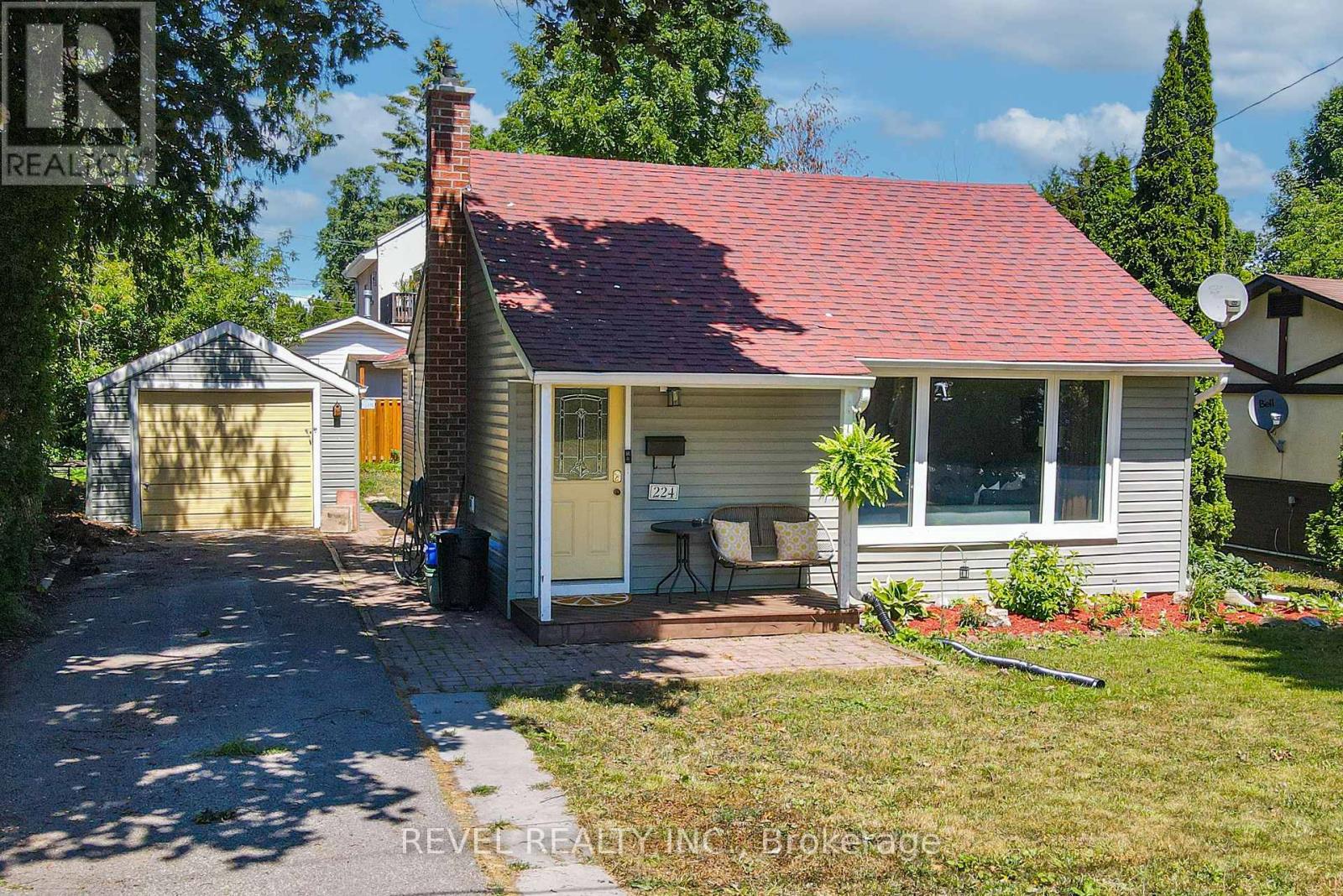 224 Ardmore Avenue, Kawartha Lakes (Lindsay), Ontario  K9V 2T5 - Photo 2 - X12301667