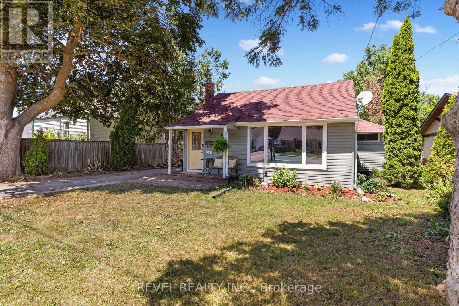 224 Ardmore Avenue, Kawartha Lakes (Lindsay), Ontario  K9V 2T5 - Photo 3 - X12301667