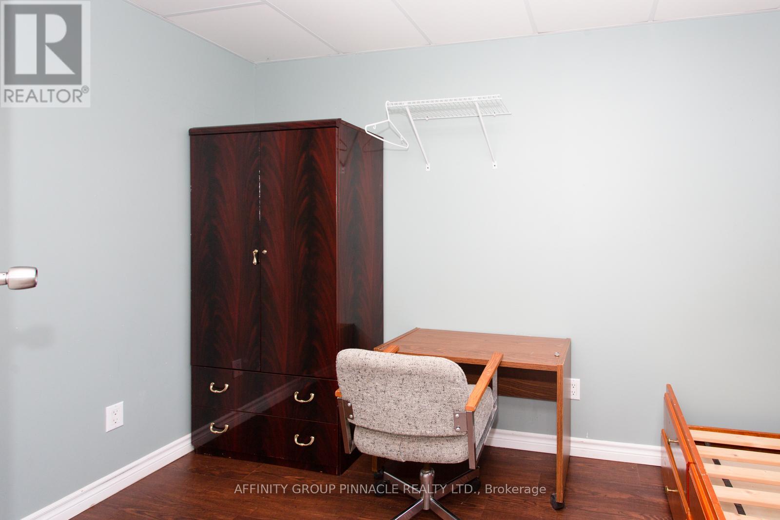 103 Durham Street W, Kawartha Lakes (Lindsay), Ontario  K9V 2R2 - Photo 11 - X12301741
