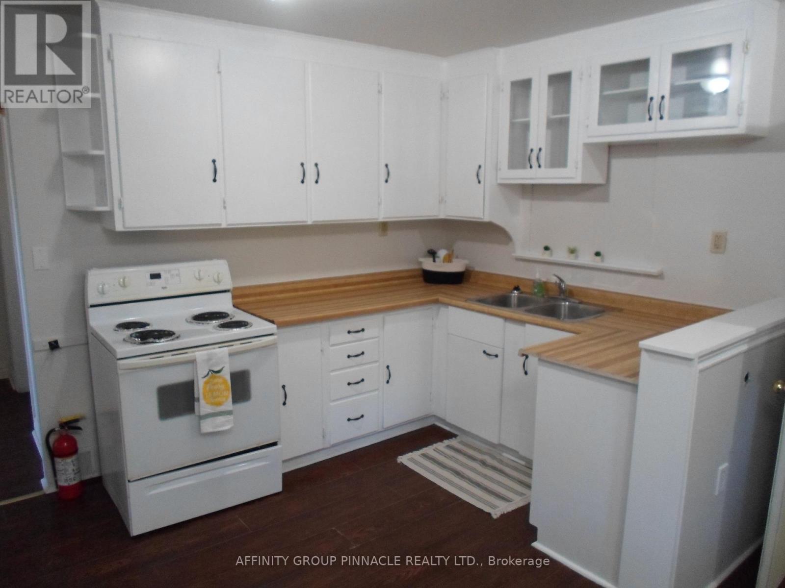 103 Durham Street W, Kawartha Lakes (Lindsay), Ontario  K9V 2R2 - Photo 37 - X12301741