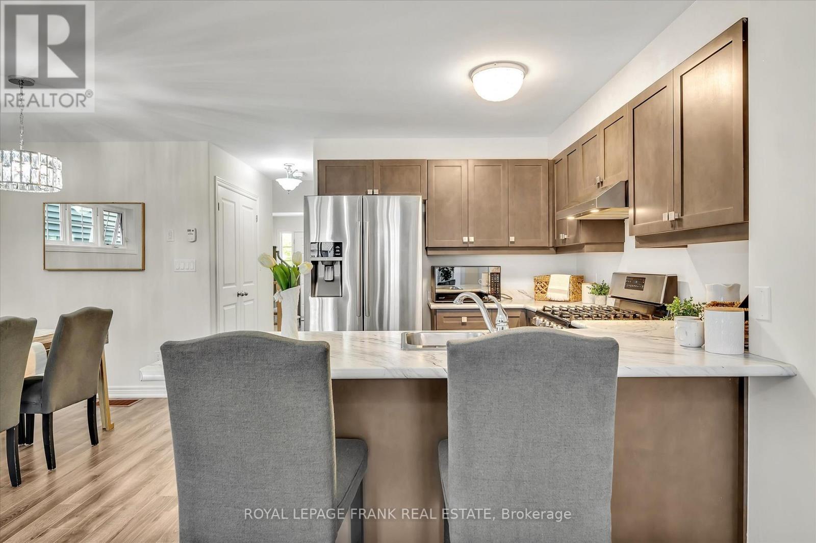 562 Grange Way, Peterborough North (North), Ontario  K9H 0G5 - Photo 7 - X12301812