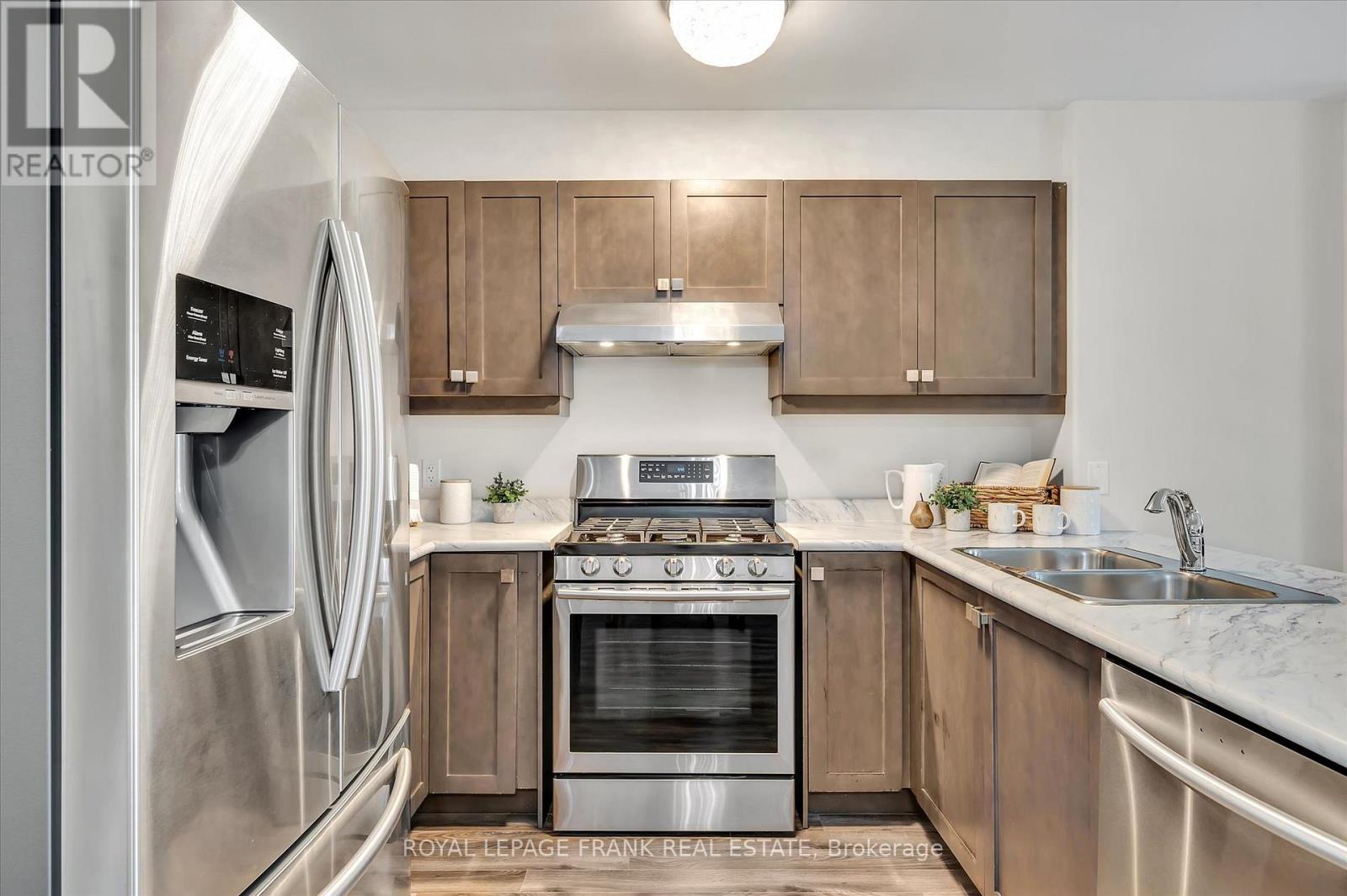 562 Grange Way, Peterborough North (North), Ontario  K9H 0G5 - Photo 8 - X12301812