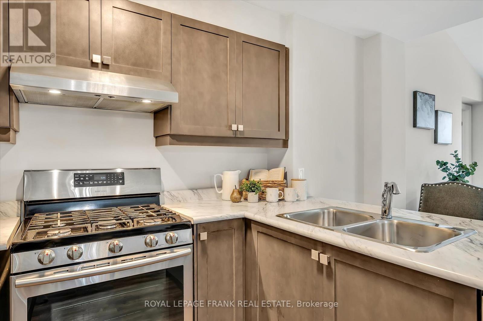 562 Grange Way, Peterborough North (North), Ontario  K9H 0G5 - Photo 9 - X12301812