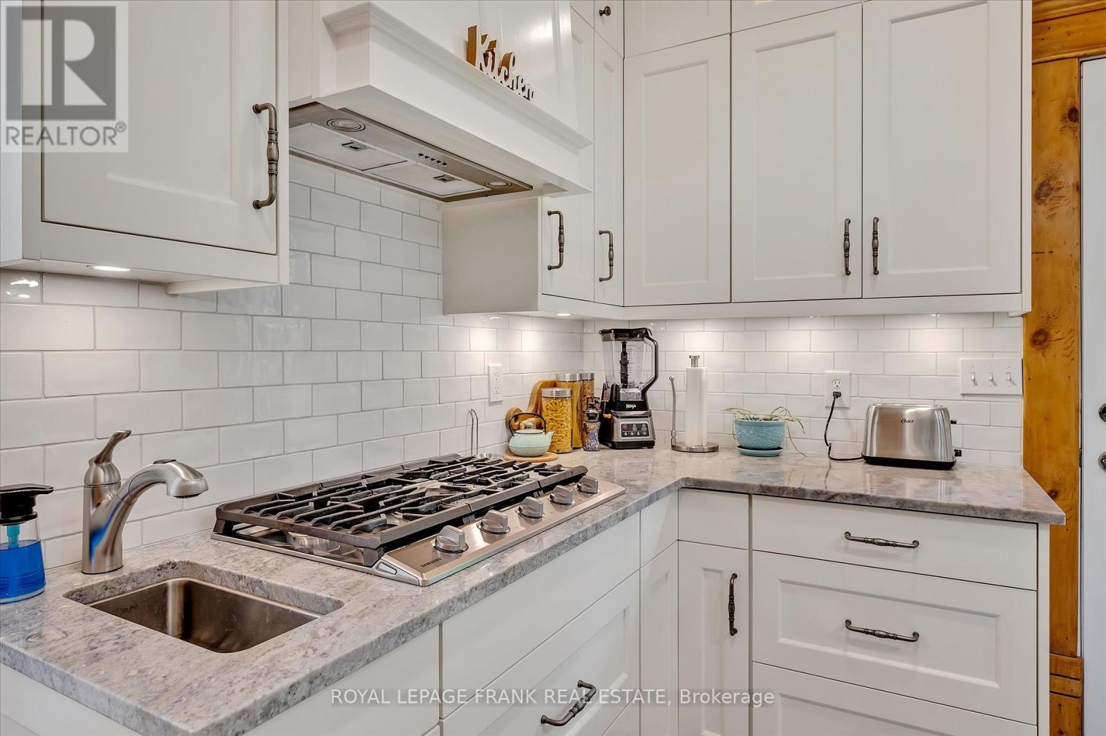 46 Sophia Street, Peterborough East (Central), Ontario  K9H 1E1 - Photo 17 - X12302066