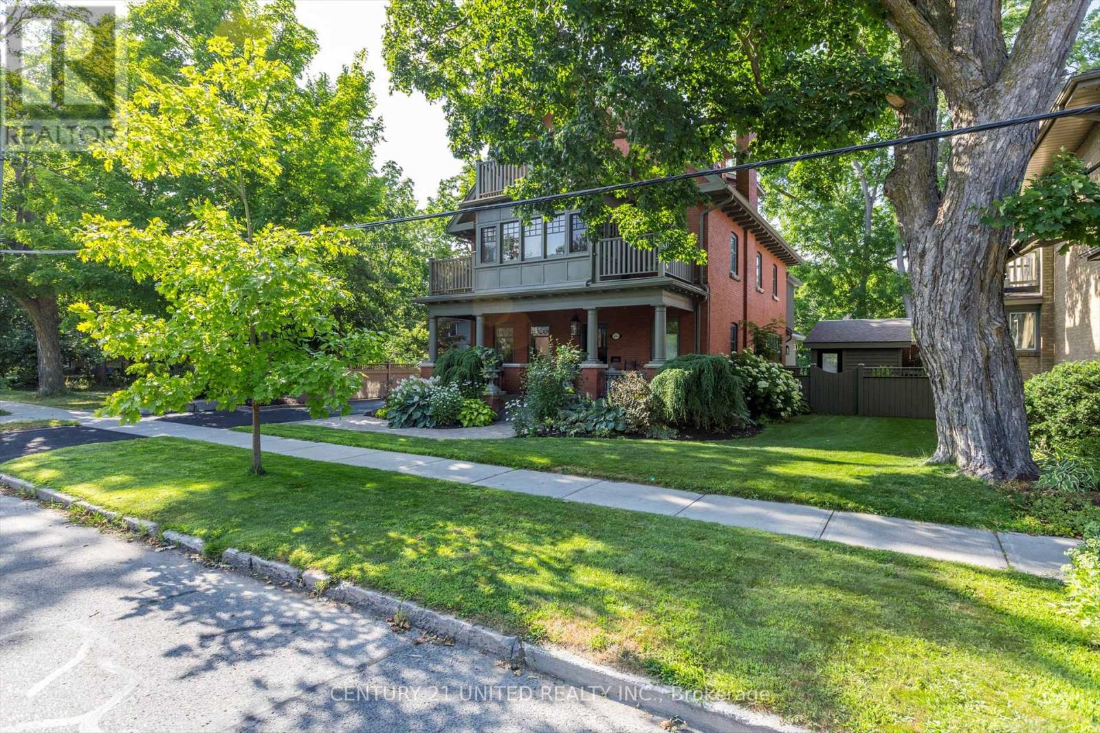 466 Weller Street, Peterborough Central (Old West End), Ontario  K9H 2N6 - Photo 3 - X12302790