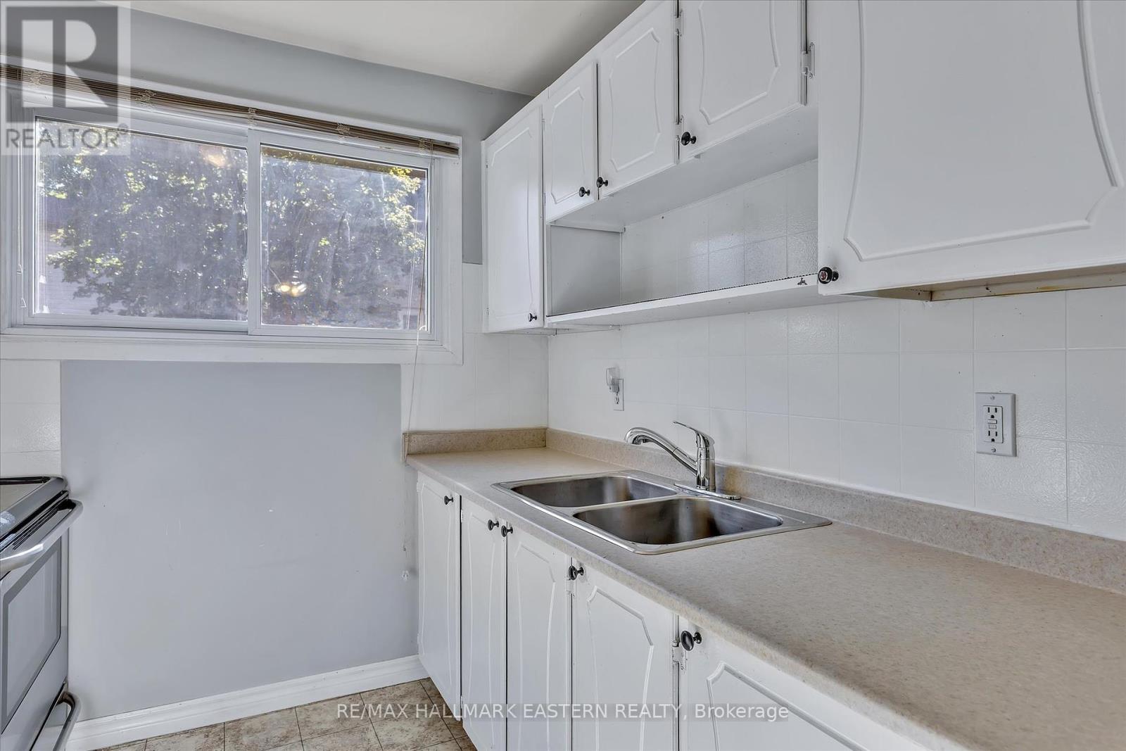 67 - 996 Sydenham Road, Peterborough South (East), Ontario  K9J 7V7 - Photo 9 - X12302876