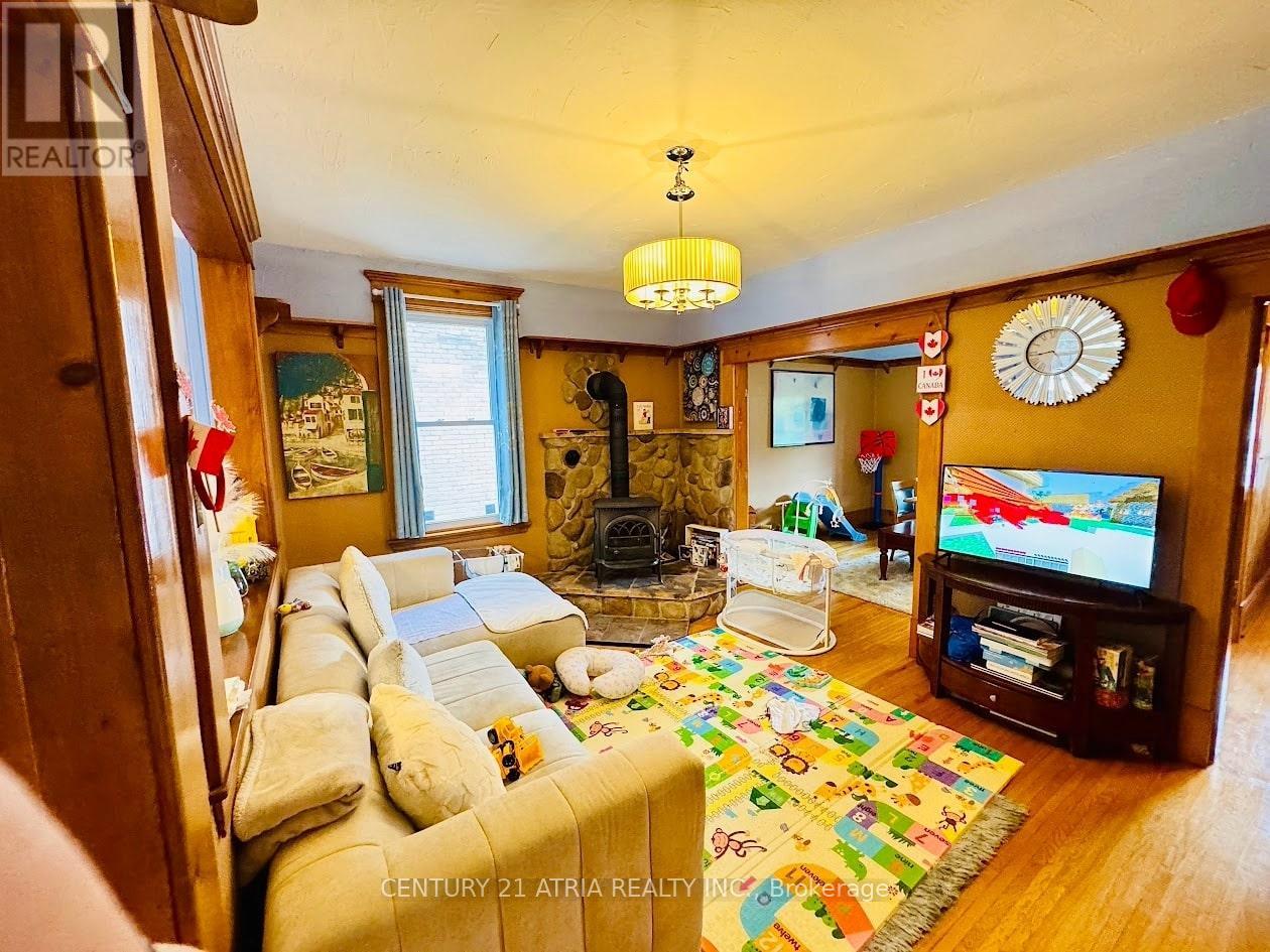 208 Park Street N, Peterborough Central (South), Ontario  K9J 3P8 - Photo 4 - X12302858