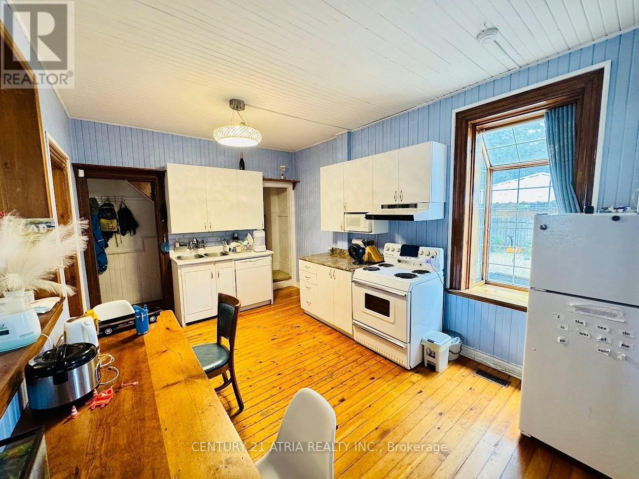 208 Park Street N, Peterborough Central (South), Ontario  K9J 3P8 - Photo 6 - X12302858