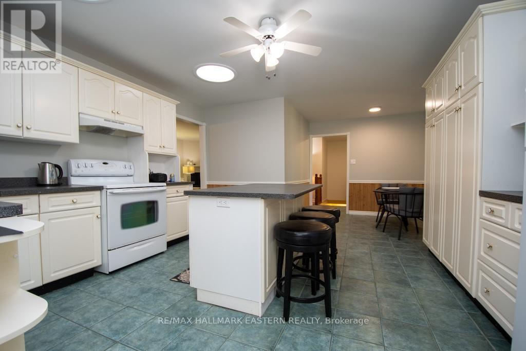 845 Lakehurst Road, Trent Lakes, Ontario  K9J 6X2 - Photo 12 - X12303103