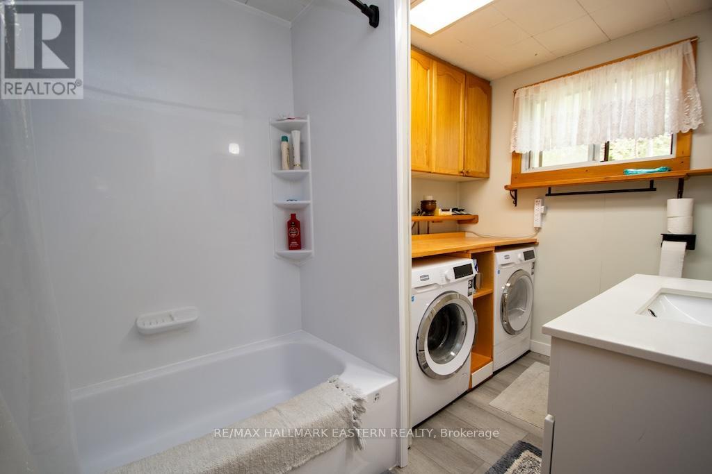 3566 Rock Crossway Lane, Selwyn, Ontario  K0L 2H0 - Photo 18 - X12303198