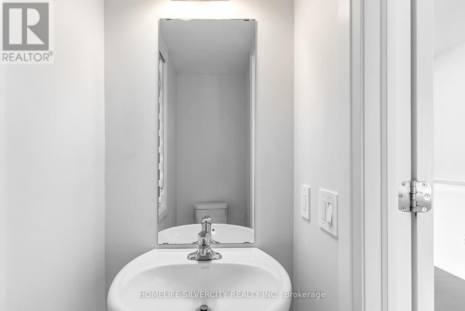 34 Mckay Avenue, Kawartha Lakes (Lindsay), Ontario  K9V 0R2 - Photo 11 - X12303118