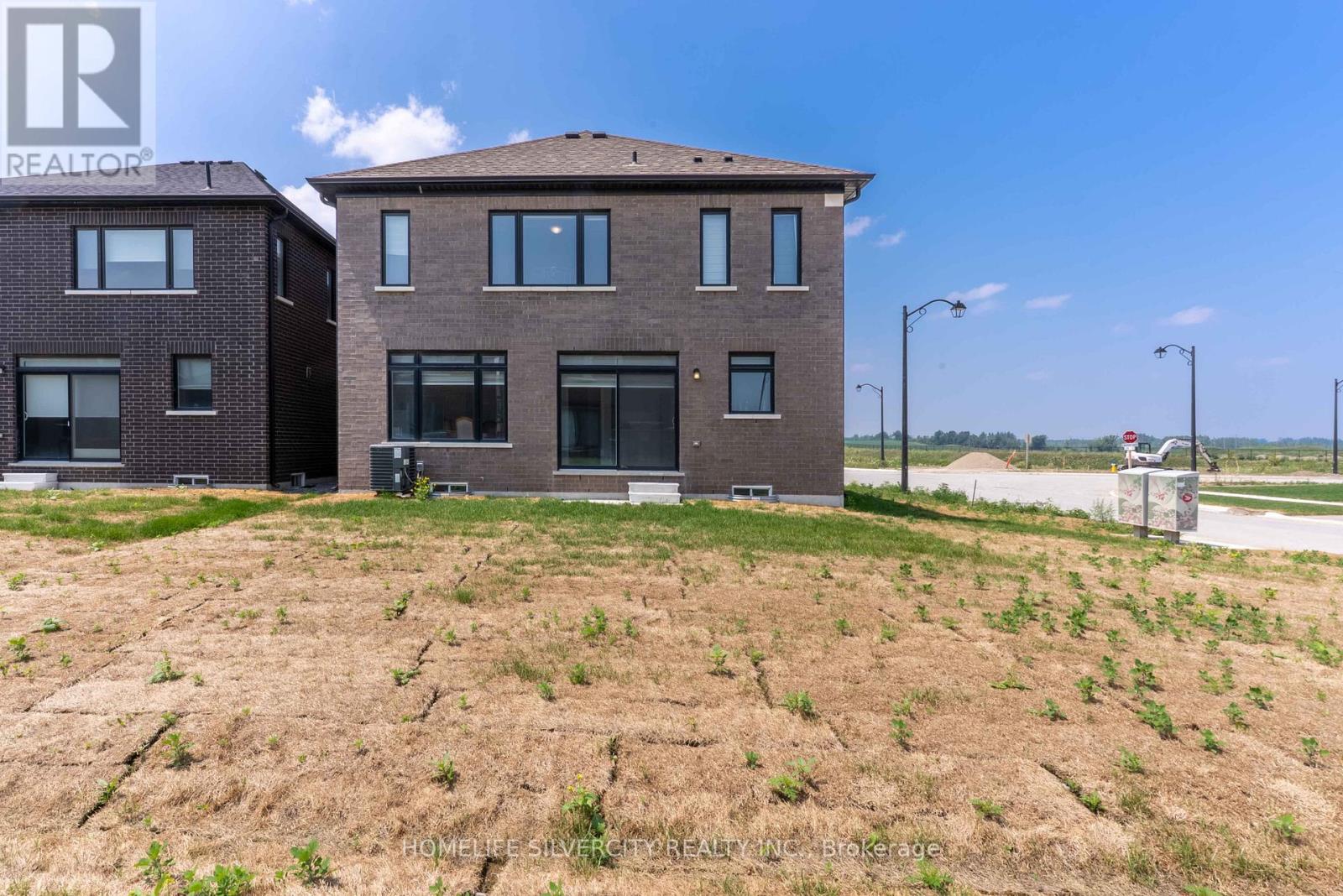 34 Mckay Avenue, Kawartha Lakes (Lindsay), Ontario  K9V 0R2 - Photo 48 - X12303118