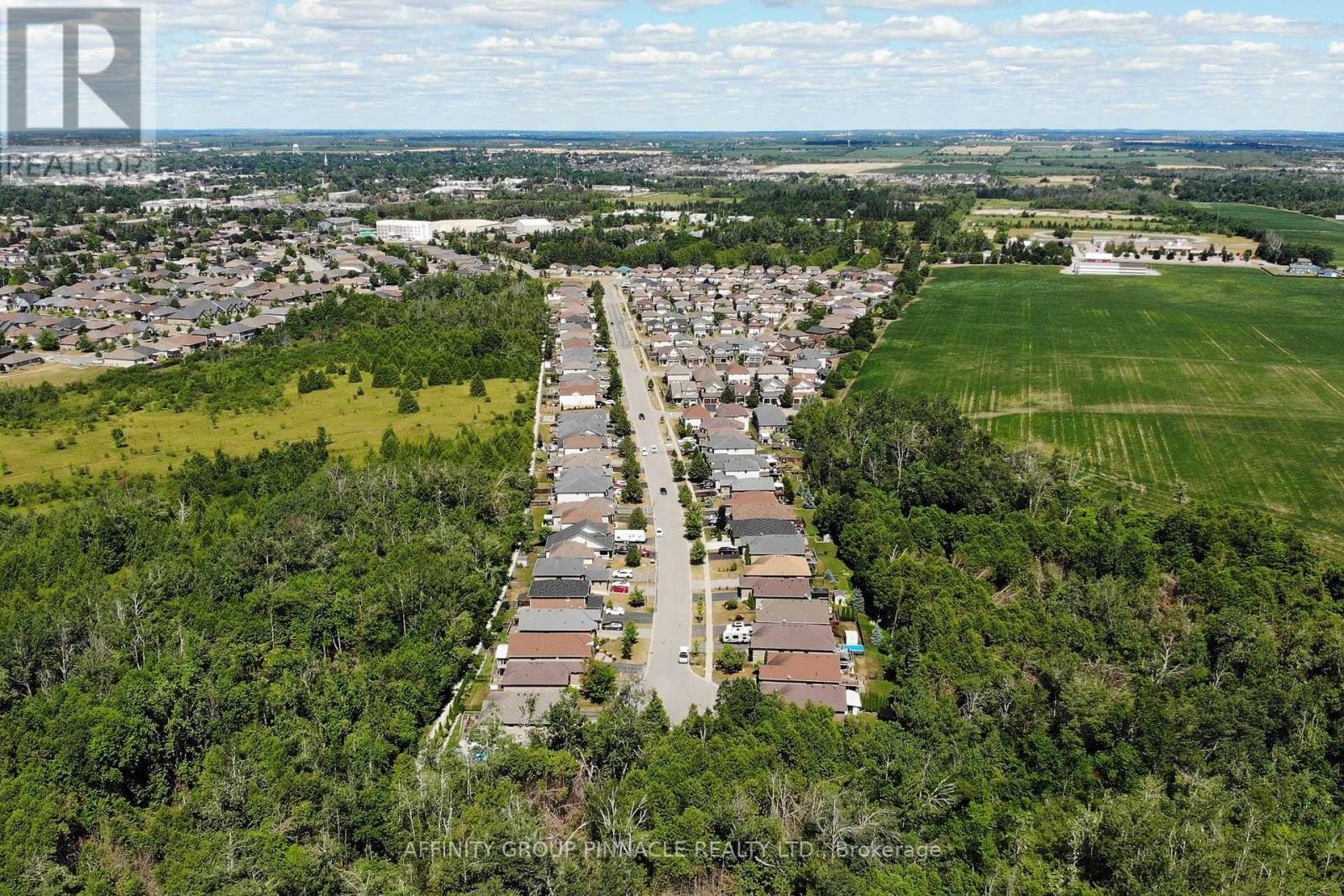 103 Cook Street, Kawartha Lakes (Lindsay), Ontario  K9V 0K8 - Photo 10 - X12303319