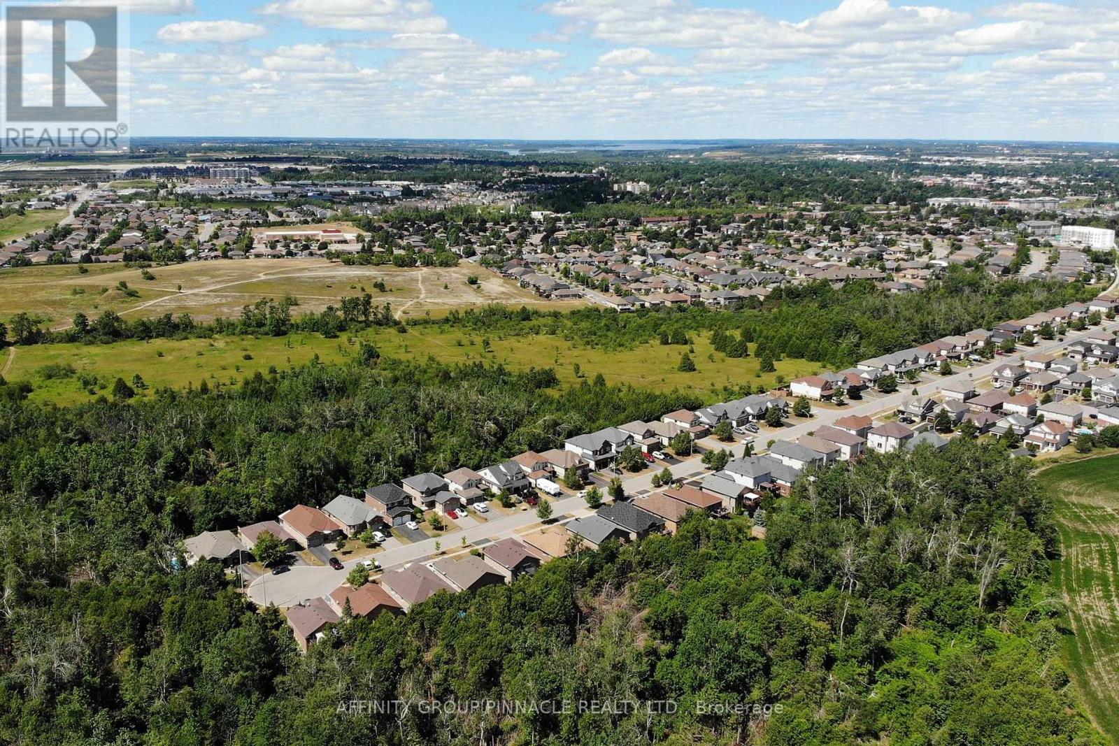 103 Cook Street, Kawartha Lakes (Lindsay), Ontario  K9V 0K8 - Photo 11 - X12303319