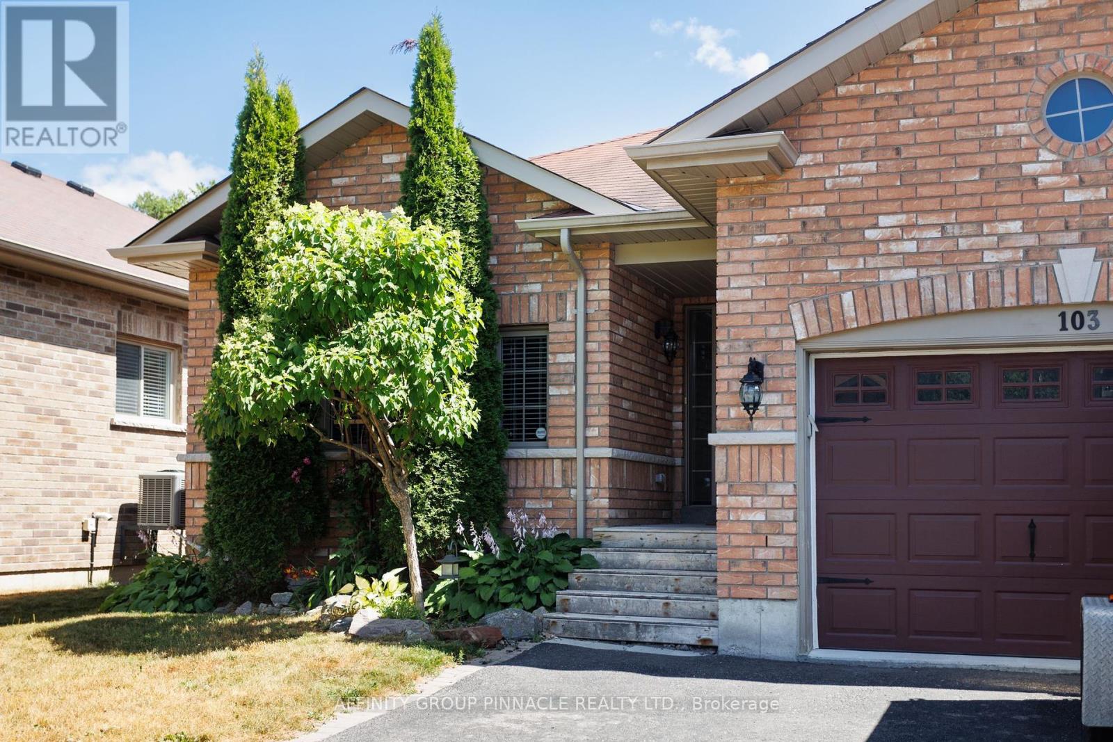103 Cook Street, Kawartha Lakes (Lindsay), Ontario  K9V 0K8 - Photo 5 - X12303319