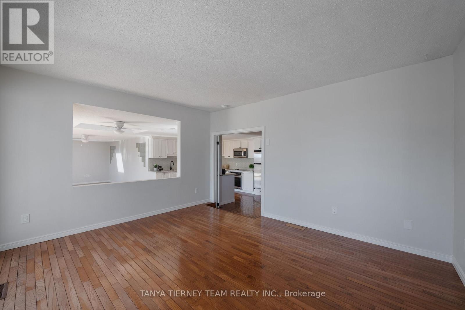 3 Bluffs Road, Clarington (Bowmanville), Ontario  L1B 1A3 - Photo 12 - E12303234