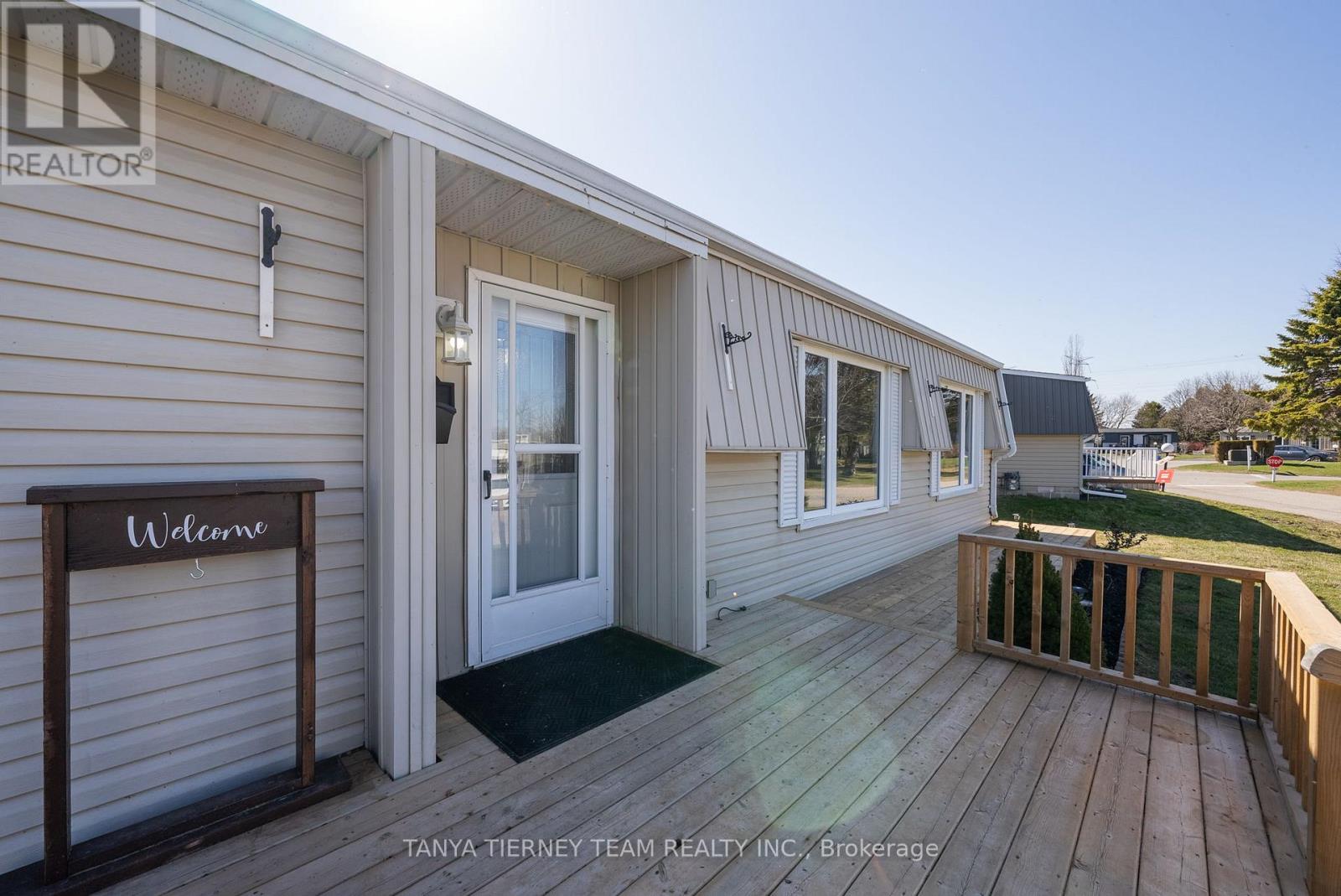 3 Bluffs Road, Clarington (Bowmanville), Ontario  L1B 1A3 - Photo 3 - E12303234